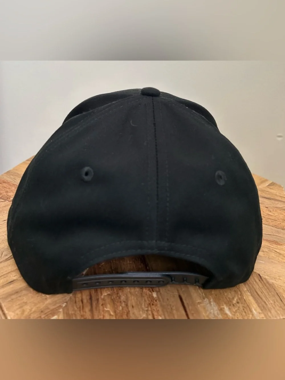 In-N-Out Burger Black Logo Snapback Hat - Picture 3 of 5